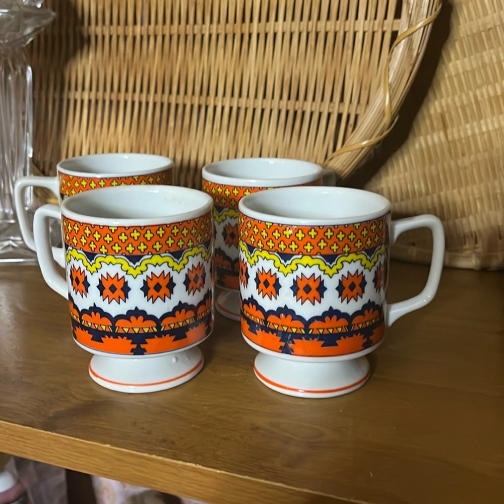 😀MCM painted coffee cups made in Japan